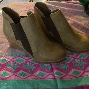 New never worn tan faux leather wedges heel boots booties